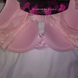 Women's luxurious soft lace bra